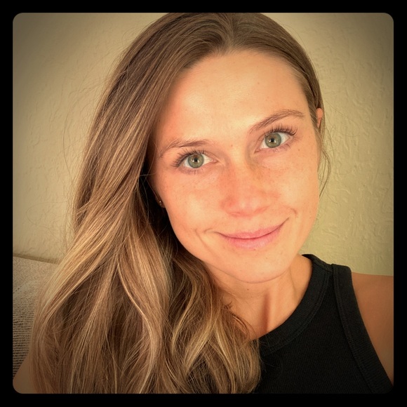 Meet your Posher, Kristen - Picture 1 of 1